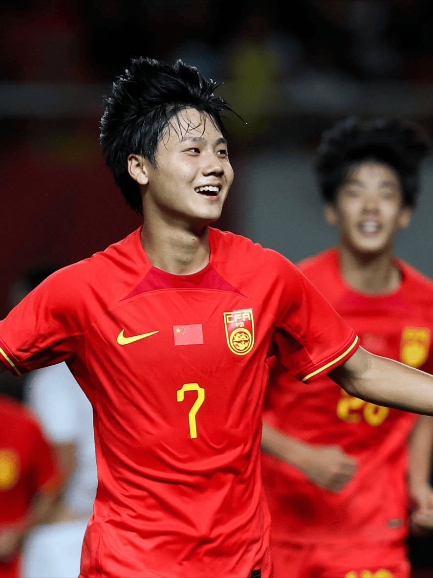 开云体育app-亚洲杯球员突破自我，表现堪称完美