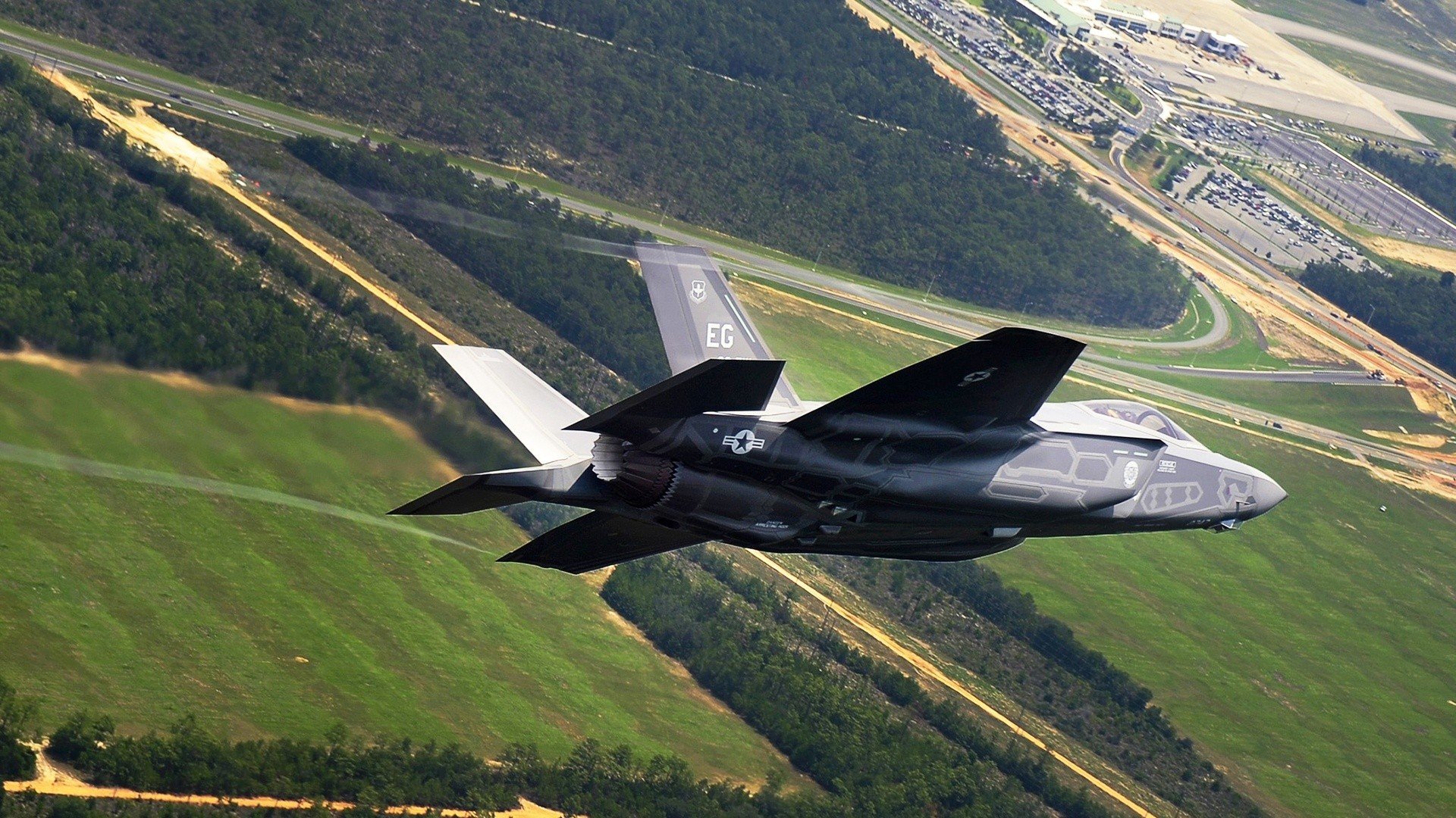 速度与尊严，从F1揭幕战的电光石火到那不勒斯球场的激情碾压