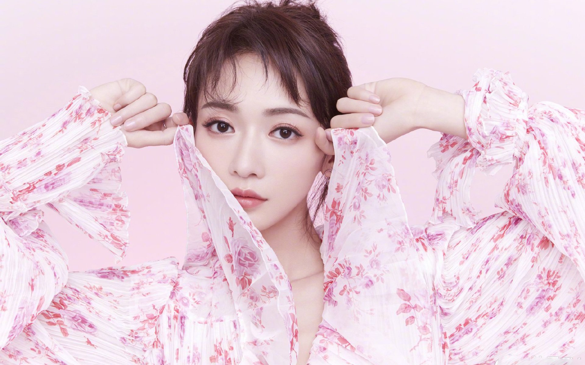 开云体育官网-东契奇狂暴进攻撕裂防线，太阳铜墙铁壁锁死奇才，唯一性的双重演绎